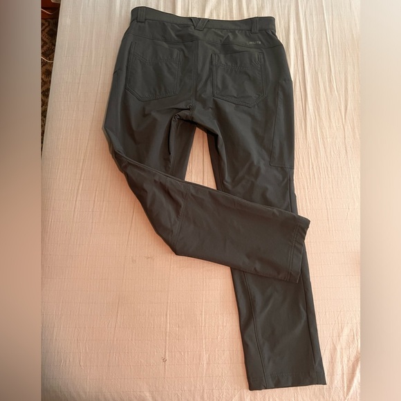 Duluth Woman’s Flexpedition slim leg pants size 10x29.  Like new condition- - Picture 2 of 13